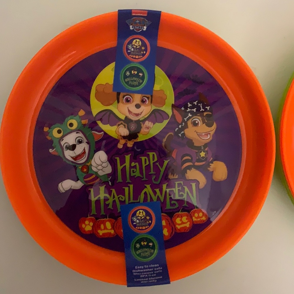 Halloween Paw Patrol BPA Dishwasher and Microwave safe 2 Sets Of 4 Kids Plates.